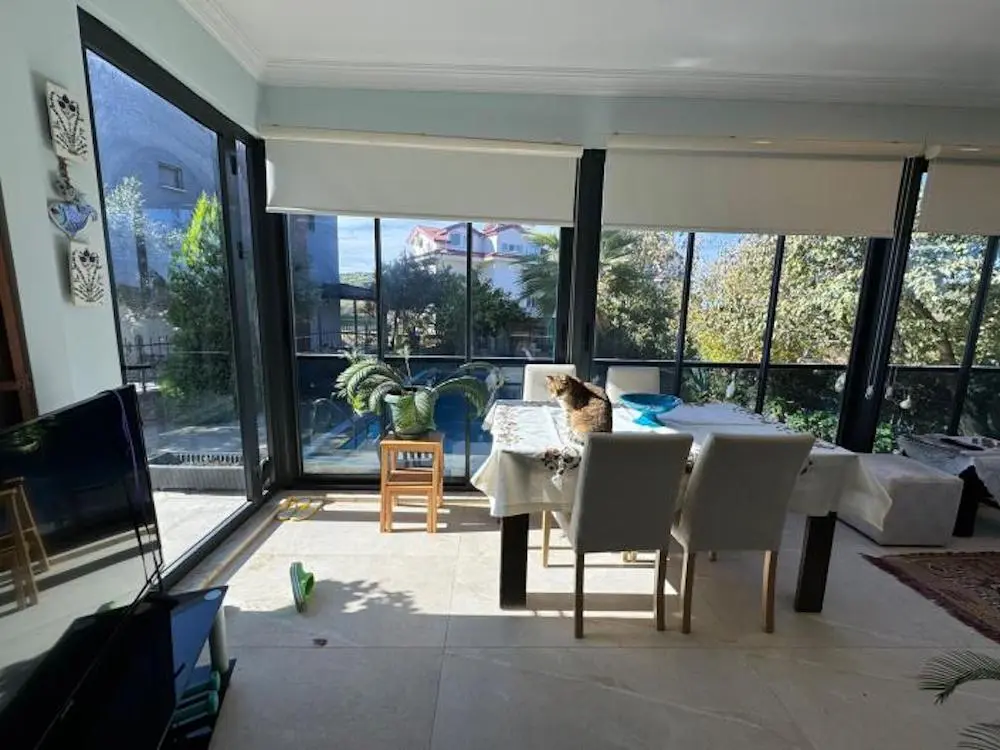 Enclosed terrace
